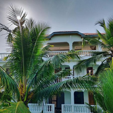 Serenity Haven Lodge Busua Exterior foto