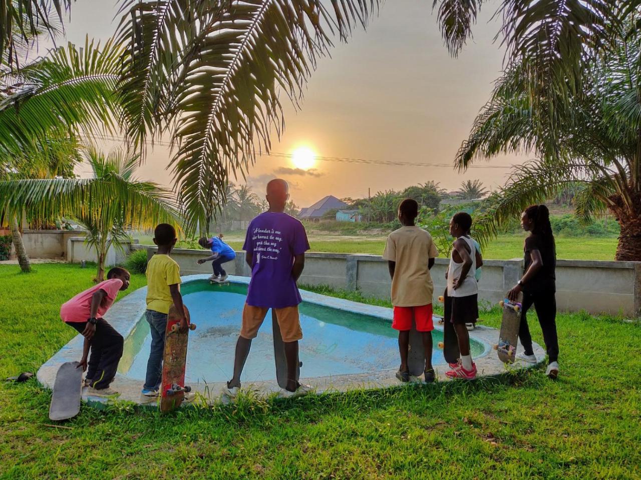 Serenity Haven Lodge Busua Exterior foto